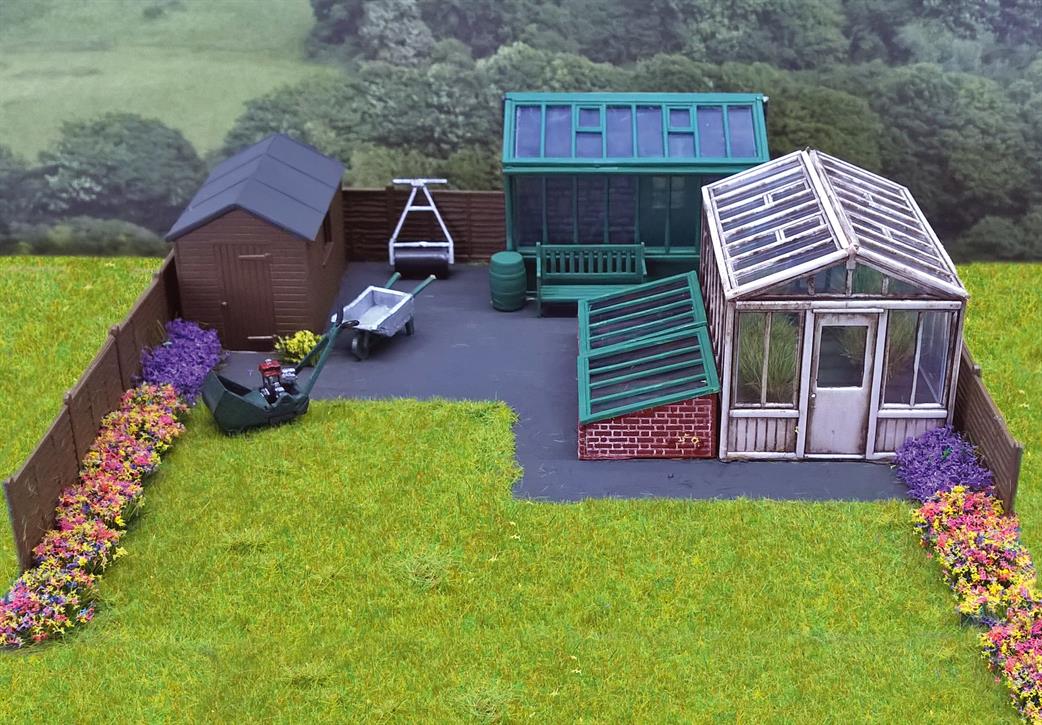 Wills Kits OO SS92 Garden Buildings and Accessories Set