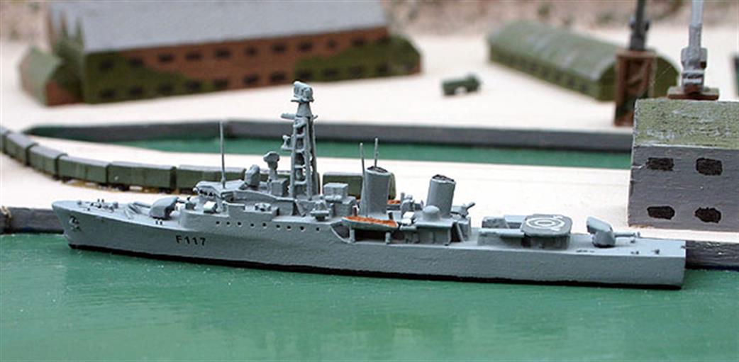 Albatros 1/1250 Alk333 HMS Ashanti F117 RN Type 81 Frigate Waterline Metal Model