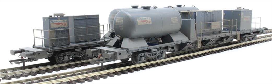 Hattons OO H4-RHTT-004 Rail Head Treatment Train Sandite with 2 wagons and sandite modules Weathered