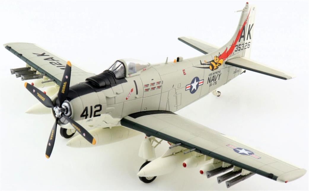 Hobby Master 1/72 HA2917 Douglas A-1H Skyraider 412, VA-176, USS Intrepid, 1966