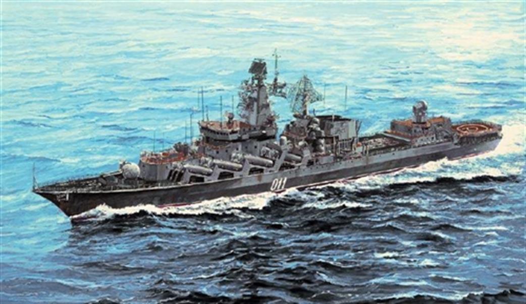 Trumpeter 05722 Marshal Ustinov Russian Slava Class Cruiser 1/700