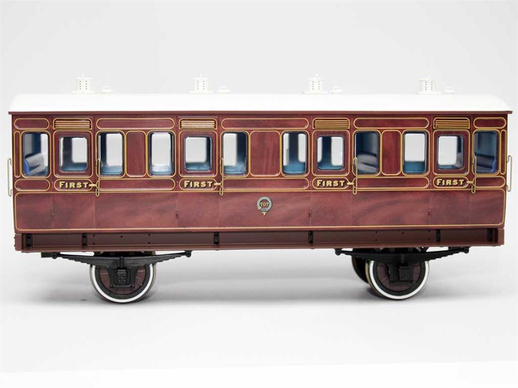Dapol 7P-020-400 LB&SCR Stroudley First Class Suburban Type 4 Wheel Coach 707 Varnished Mahogany RTR O Gauge