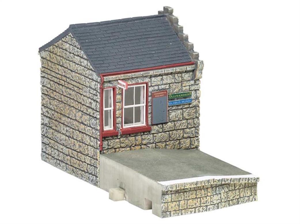 Hornby OO R7232 Hogsmeade Station Booking Hall from Harry Potter