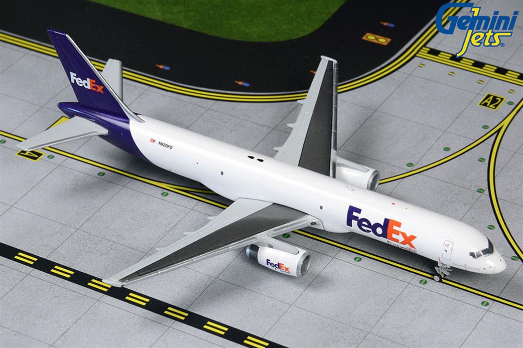 Gemini Jets 1/400 GJFDX1818 Fedex Boeing B757-200F N920FD Aircraft Model