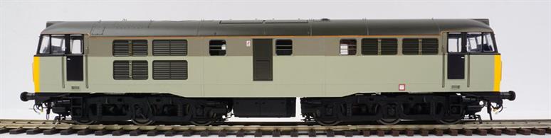 Heljan O Gauge 3122 Class 31/1 Railfreight Sector Triple Grey Unbranded and Unnumbered