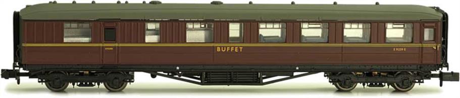 An excellent model of the Gresley design teak bodied mainline corridor coaches of the LNER finished in the later British Railways livery applied from 1957.Model of Gresley design buffet car E9120E in British Railways lined maroon livery.