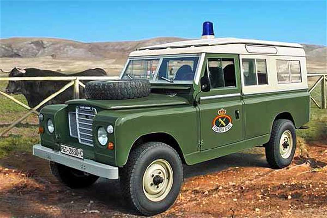 Italeri 6542 Land Rover III 109 LWB Guardia Civil Plastic Kit 1/35