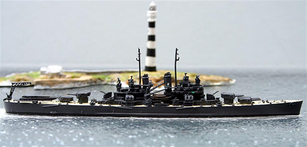 Navis Neptun 1/1250 1340P US Cleveland-class cruiser in dark grey and wood coloured decks