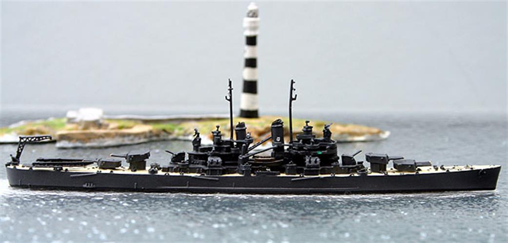 Navis Neptun 1/1250 1340P US Cleveland-class cruiser in dark grey and wood coloured decks