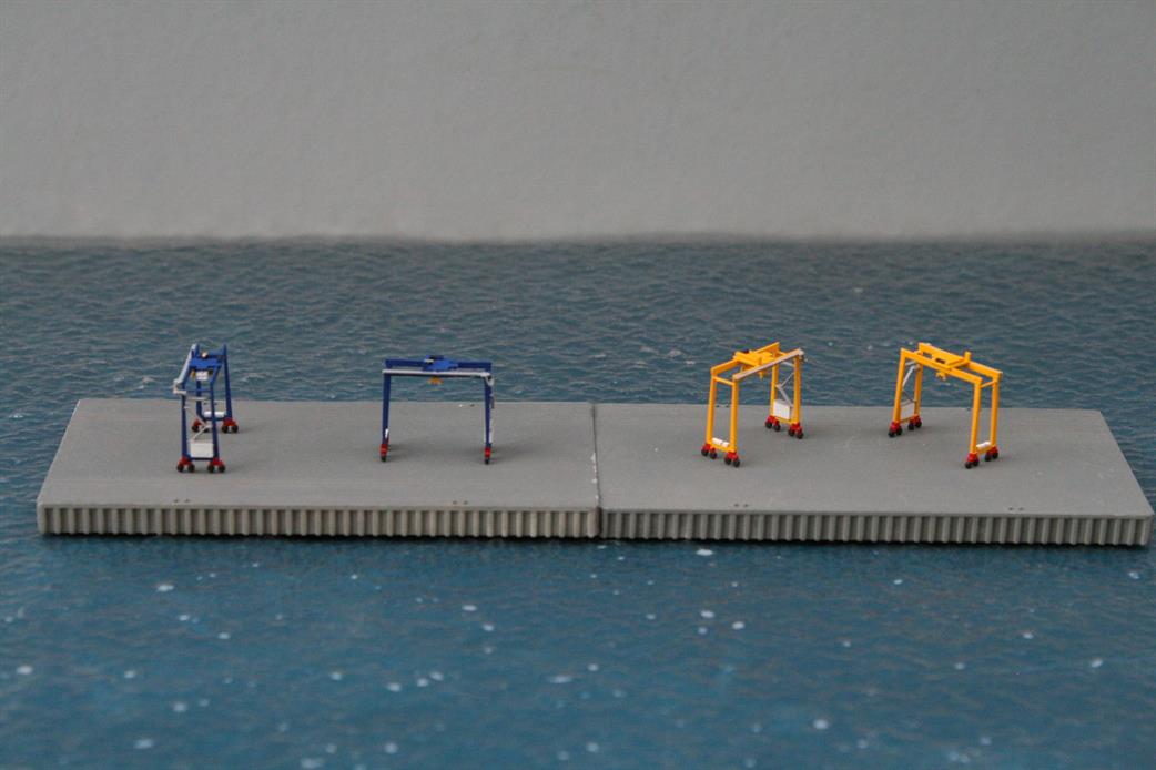 Rhenania 1/1250 RJZ3y Mobile Gantry Cranes for containers, in yellow