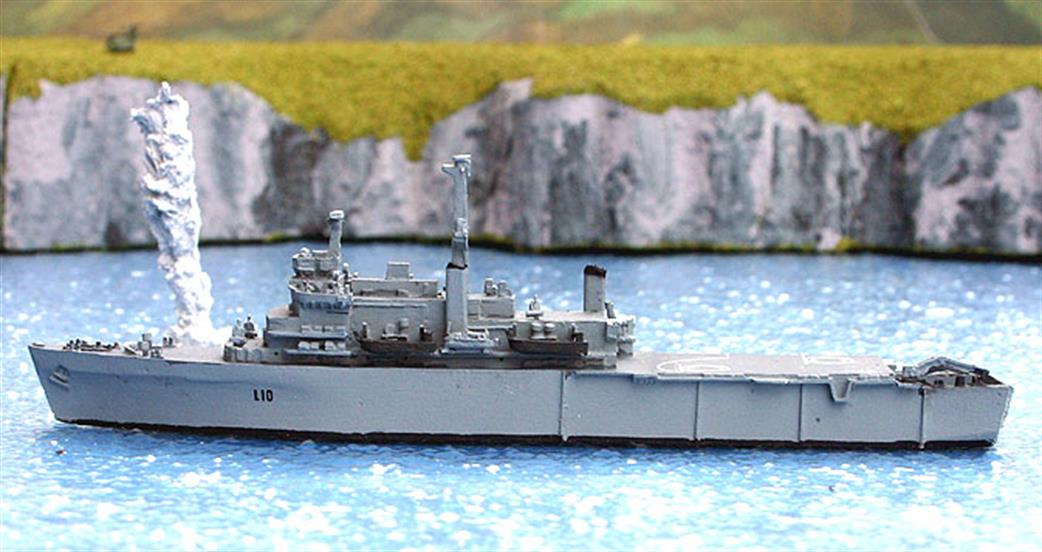 Albatros Alk336 HMS Fearless L10 1982 Waterline Metal Model 1/1250