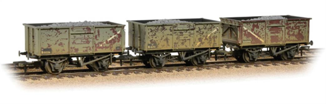 Bachmann 37-237 Pack of Three BR 16 Ton Mineral Wagons BR Grey Weathered with Loads OO