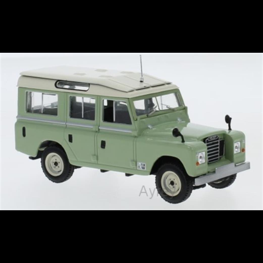 IXO 1/43 CLC329 Land Rover Series II 109 Light Green 1958