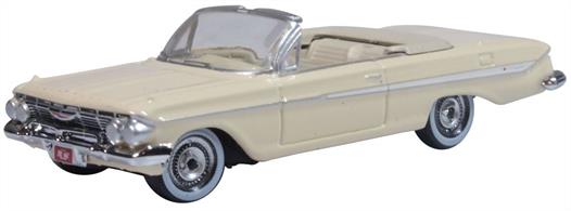 Oxford Diecast 87CI61005 1/87th Chevrolet Impala 1961 Convertible Almond Beige/White
