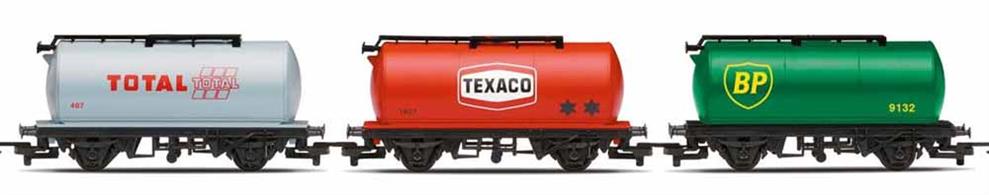 Hornby OO Tanker Triple Pack from the railroad rangePack of three fuel tankers 1x BP1 x Texaco1 x Total