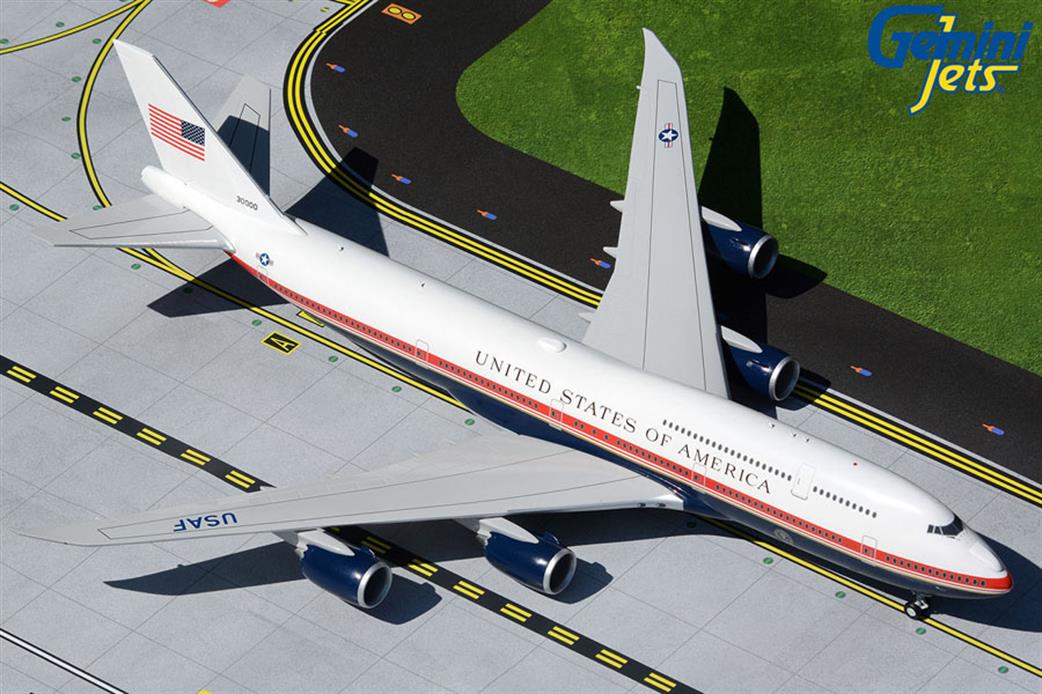 Gemini Jets 1/200 GJAFO898 US Air Force One B747-8i 30000 NEW RED, WHITE, BLUE LIVERY