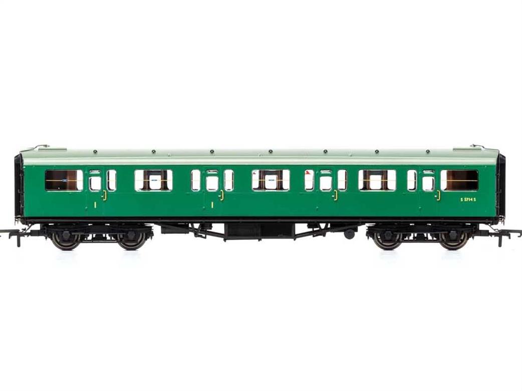 Hornby OO R4886B BR, Bulleid 59' Corridor Composite, S5713S - Era 4