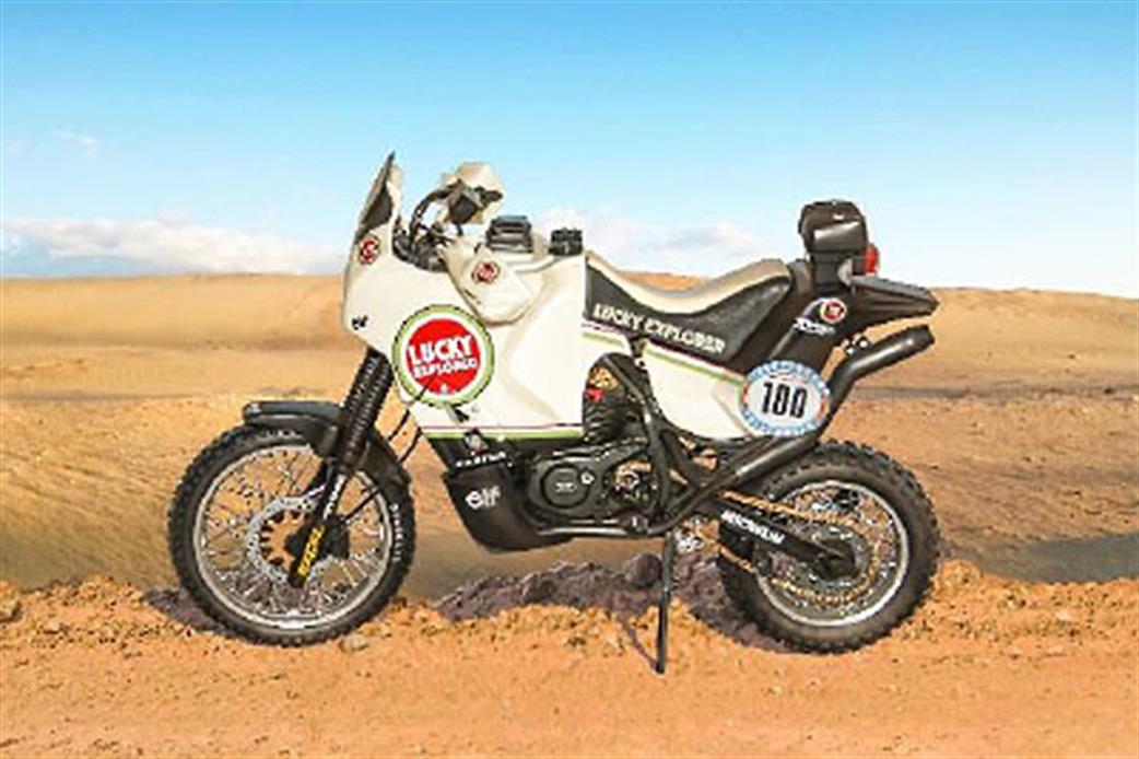 Italeri 4643 Cagiva Elephant 850 Paris Dakar 1987 Motorbike Kit 1/9