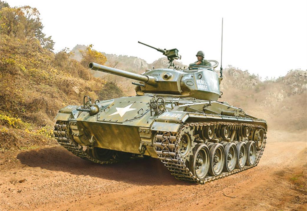Italeri 1/35 6587 M24 Chaffee Korean War Tank kit