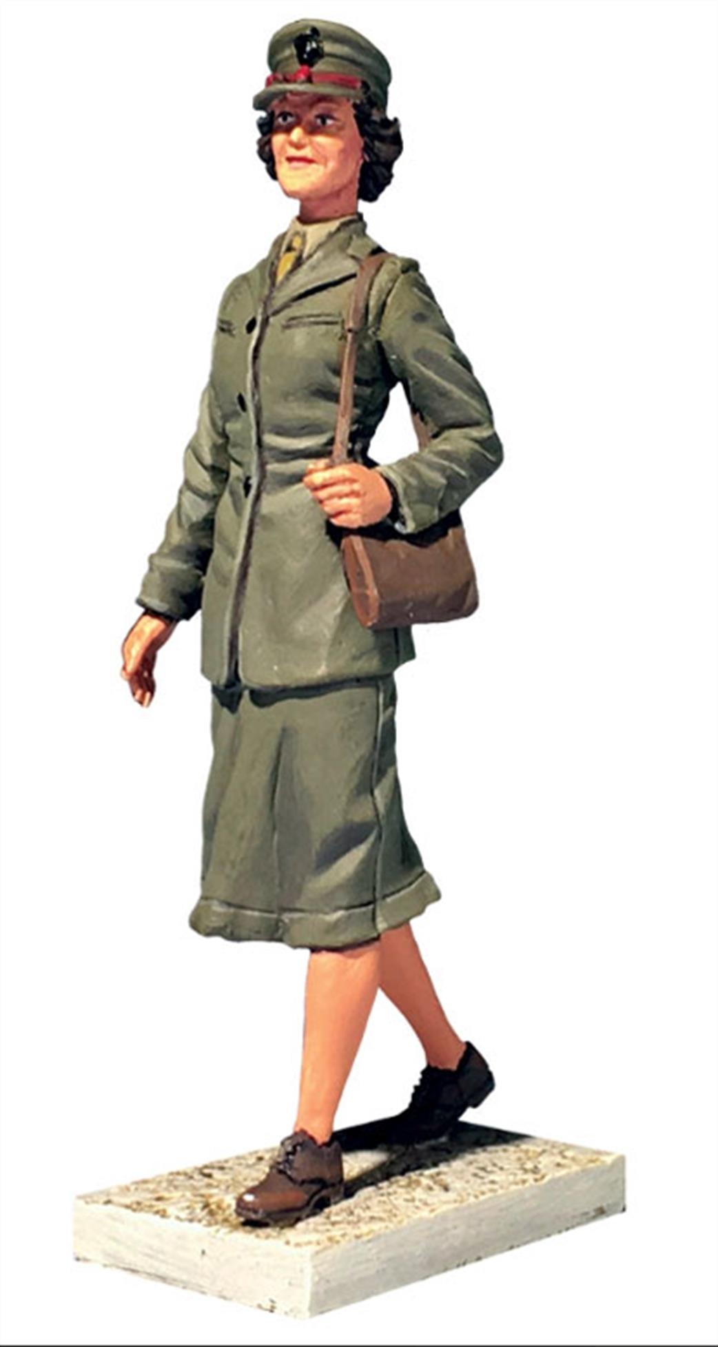 WBritain 13030 WW2 USMC Female Auxillary Figure 1941-1945 1/30
