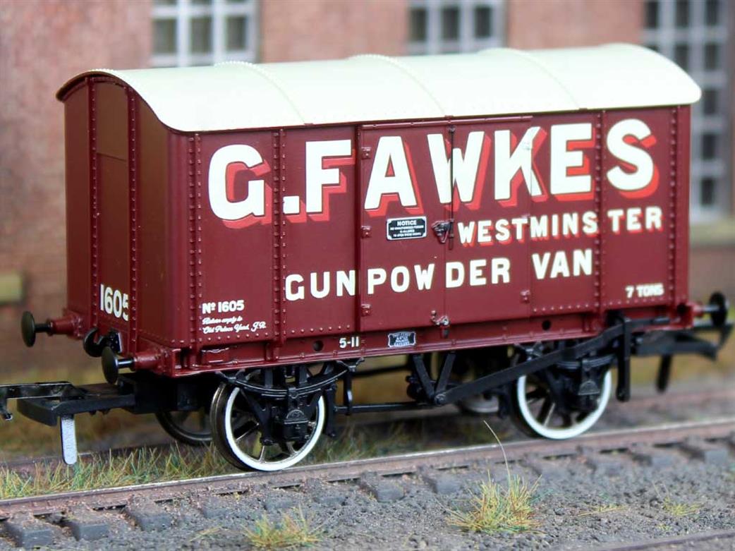 Rapido Trains OO 908033 G Fawkes, Westminster 1605 Iron Bodied Gunpowder Van