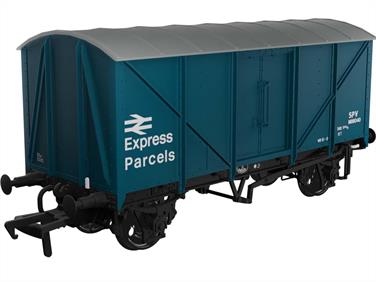 Detailed N gauge model of British Railways long-wheelbase Conflat P wagon number B933648 loaded with containers A40571B and BD49368B painted in bauxite livery.The Conflat P wagons were converted from plate wagons, fitted with roller bearings and revised springing for the CONDOR express container goods service.