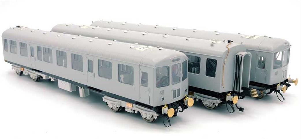 Heljan 1453 BR Class 104 3 Car Diesel Multiple Unit with Headcode Panel Rail Blue Livery OO