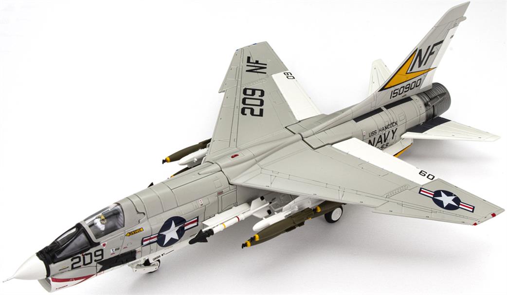 Century Wings CW001638 F-8E Crusader VF-53 Iron Angeles NF209 1967  1/72