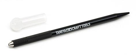 This is a lightweight, ergonomically designed holder for Tamiya’s line-up of Fine Engraving Blades. (Items 74135-38)