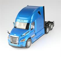 1:16 scale RC Freightliner Cascadia Raised Roof Sleeper Truck model from Diecast Masters. Suitable for age 14+. Features: 2.4GHz Radio control Approx. 35 metre range Working indicators, head lights, brake lights and reverse light Remote 5th wheel king pin lock and unlock Realistic sounds 2000mAh Lithium battery 2 x AA batteries for controller (included)