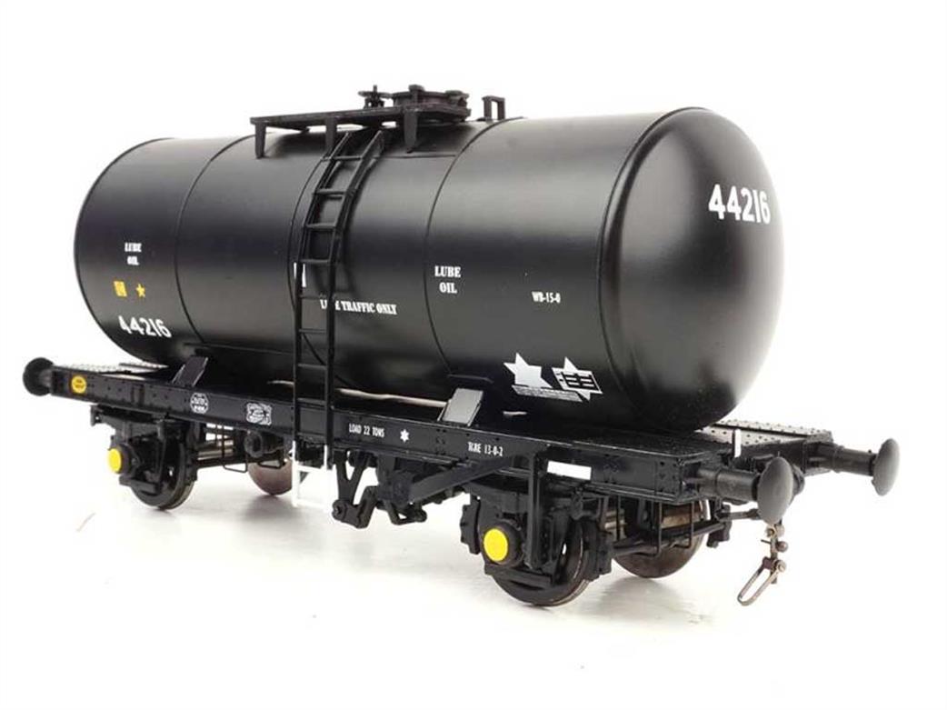 Heljan O Gauge 1019 35-tonne 4-Wheel Class B Oil Tank Wagon Black Unbranded Lube Oil Traffic