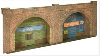 SUPERQUICK's latest kit is this superbly adaptable and versatile pair of arches. In each kit you get two arch spaces that you can do lots with. Included in the kit is the option to inset the arches - with or without the unit fronts - you could create a retaining wall, either vertical or sloped - you also have the option of opening this up into a tunnel entrance or even a bridge!