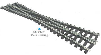 IN DEVELOPMENTPeco Streamline TT:120 12mm gauge diamond crossing with Unifrog, offering insulated or live frog options. Length 180mm. Diverging angle 11.25 degrees.The TT:120 range using Pecos' code 55 rail to represent 113lb flatbottom rail. Use Peco SL310 (metal) and SL-311 (insulated) rail joiners