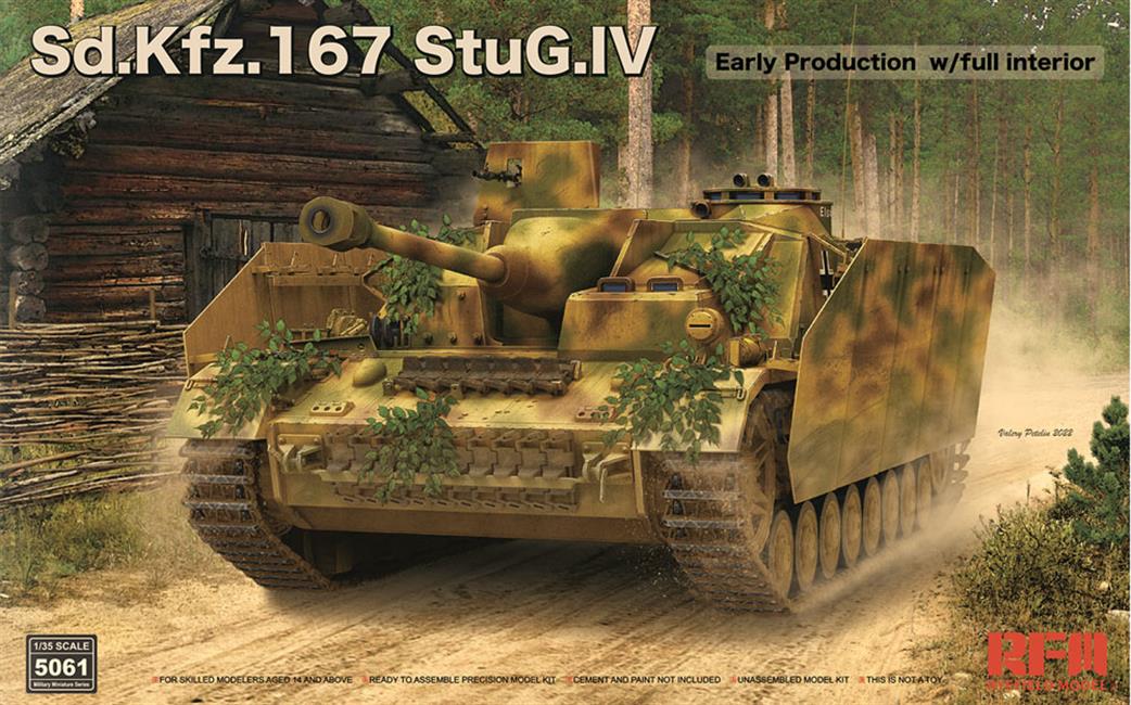 Rye Field Model 5061 German Sd.Kfz.167 StuG.IV Early Production w/full interior & workable track links 1/35