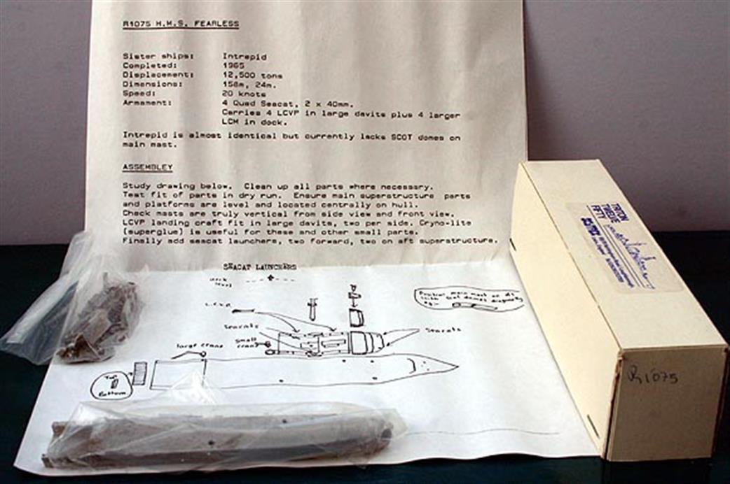 Triton R1075K HMS Fearless, dock landing ship kit for 1982 1/1200