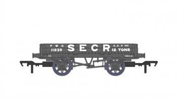 The SECR standard design of engineering ballast wagon used the Maunsell/Lynes standard underframe design with a 2-plank drop-side body, initially with raised rounded ends, though later built wagons had straight 2-plank ends from new. The first wagons were built in 1919 the construction of 120 wagons was completed by the Southern Railway, replacing the eclectic mix of run-down wagons in use by the engineers with the new purpose-designed wagon. Most at least of the fleet passed into British Railways ownership, withdrawals starting as new BR wagons were built, though the last wagon lasted until 1971.Model finished in SECR grey livery.