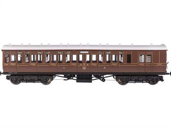 New highly detailed models of the GWR toplight coaching stock introduced from the 1910s, the new design styling replacing the dated look of the Victorian clerestory roof.Dapol have chosen to model the GWR 'Mainline and City' stock, a fleet of non-corridor coach 'sets' built for suburban services from Paddington, including services over the Metropolitan line to Aldgate and Liverpool Street in the City of London. Displaced by newer stock these coaches were later allocated to other districts, many not being withdrawn until the late 1950s.Planned for tranche 1 production, Q3-4 2022