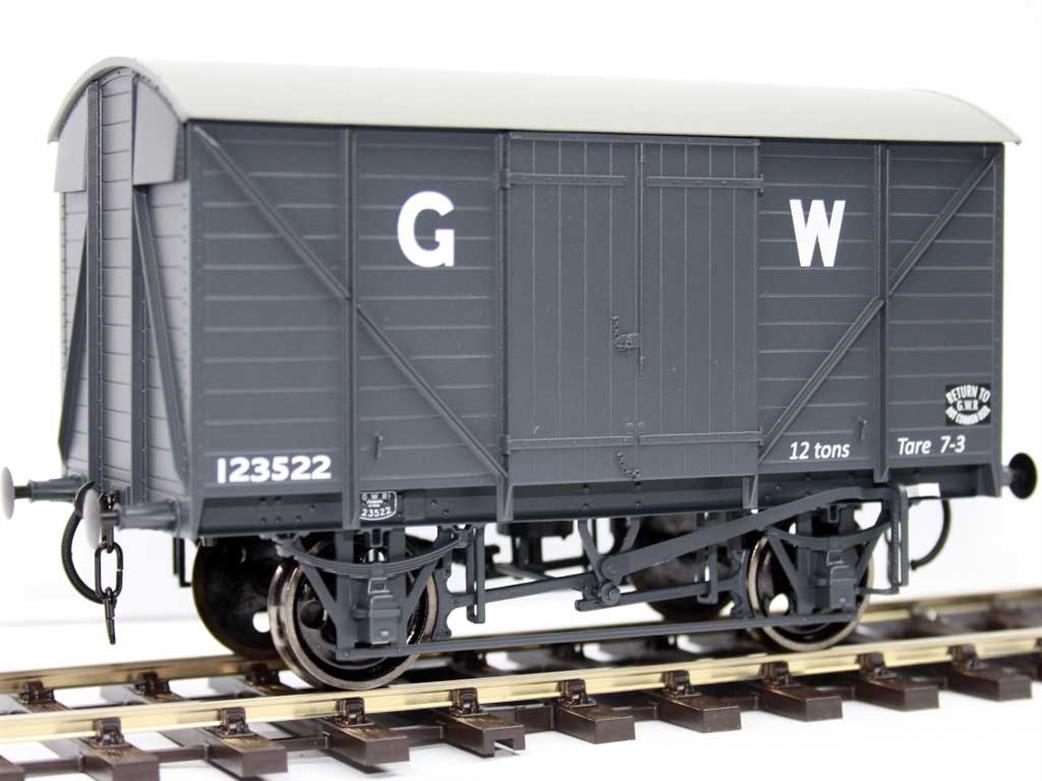 Dapol O Gauge 7F-066-002 GWR 123522 12ton RCH Ventilated Box Van Vacuum Brake GWR Grey