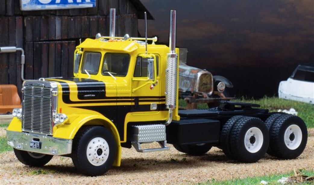 IXO 1/43 TR116 Freightliner FLC 120 64 T Yellow Model