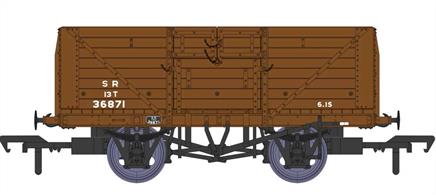 Detailed model of the Southern Railway standard design 8 plank open wagons with their distinctive hinged top doors produced by Rapido Trains. These open wagons were the most numerous type built by the Southern Railway, with over 8,000 constructed between 1926 and 1937. The majority of these passed to  British Railways ownership at nationalisation.This model diagram D1379 wagon 36871 features the 9ft wheelbase chassis, SR 'Freighter' brakes and disc wheels. Finished in post-1936 SR goods brown livery with small lettering.