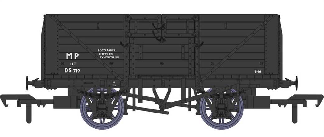 Rapido Trains 940031 BR DS719 ex-SR Dia.1379 8 Plank Open Wagon BR Engineers Black Motive Power Dept OO