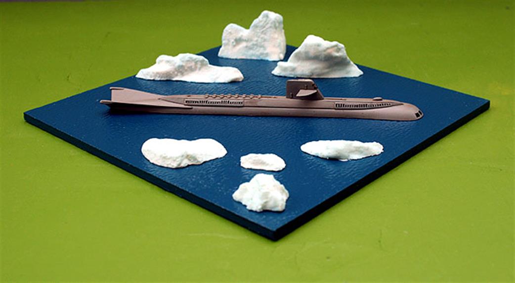 Future Fleets Models 1/1200 FF003 Seaview a waterline submarine model in an Arctic diorama