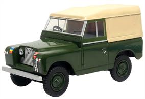 Oxford Diecast 43LR2S006 1/43rd Land Rover Series II SWB Canvas REMEThe Series II Short Wheelbase (SWB) Land Rover was introduced in 1958 as the successor to the Series I SWB. It was the first Land Rover to receive the attention of Rover's styling department, with a new "barrel side" waistline and improved design of the truck cab variant.
