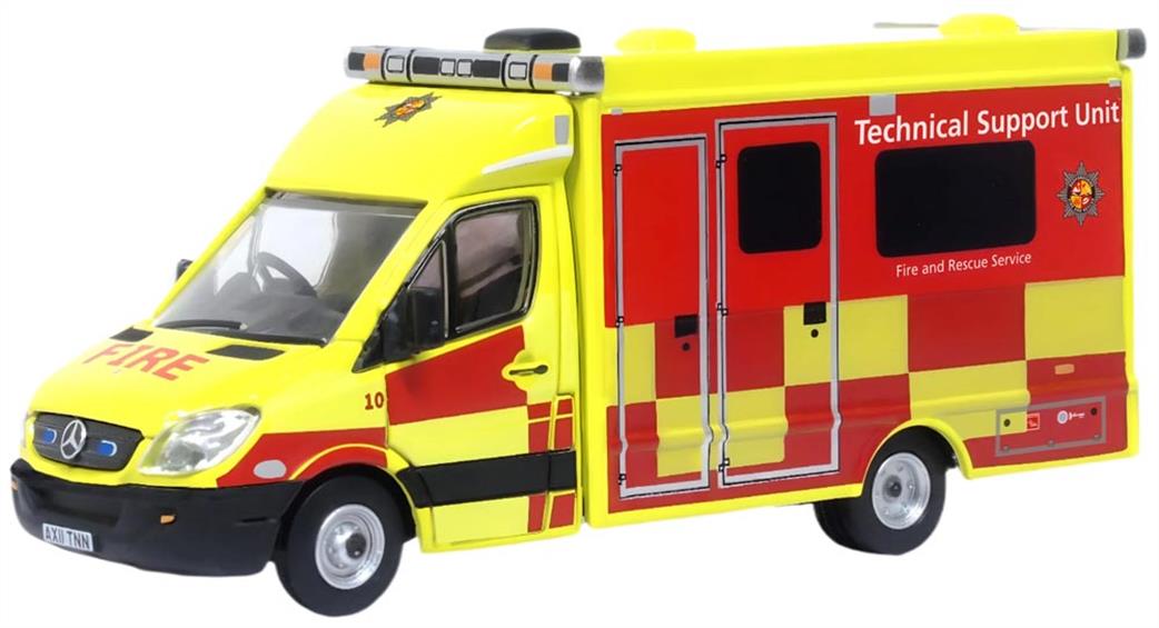 Oxford Diecast 1/76 76MA008 Bedfordshire Fire & Rescue Service Mercedes Technical Support Unit