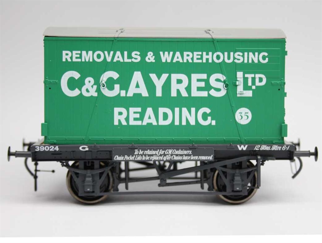 Dapol O Gauge 7F-037-012 GWR Conflat Wagon with C & G Ayres Removals Container