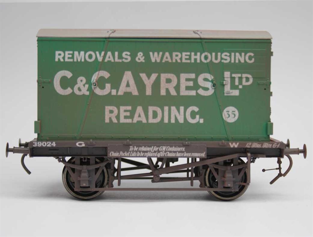 Dapol O Gauge 7F-037-012W GWR Conflat Wagon with C & G Ayres Removals Container Weathered