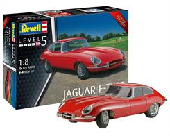 Revell 07717 1/8th Jaguar E-Type car Kit