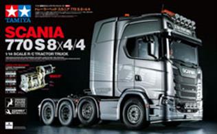 This radio control semi-truck recreates the Scania 770 S 8x4/4. The Scania 770 S heavy trailer head is the newest heaviest-class trailer head added to the NEXT GENERATION SCANIA series in 2020. The actual S series in which this model faithfully recreates features a V8 turbo engine capable of 770hp. The 8x4/4 means double-axle 4-wheel drive at the rear and double-axle 4-wheel steering at the front.