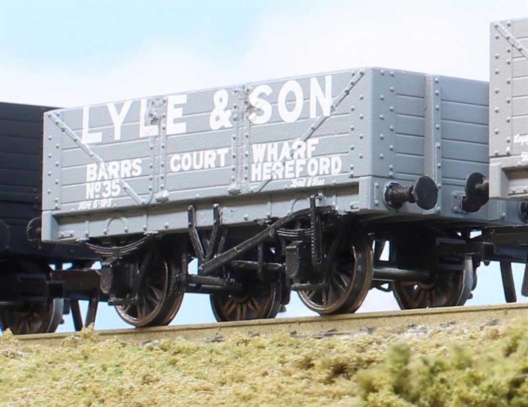 Rapido Trains OO 967010 Lyle & Son, Hereford RCH 1907 5 Plank Open Wagon 35