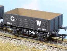 Introduced in 1911 as the GWRs new standard general merchandise open wagon now had 5 plank high sides and was equipped with a folding sheet rail for weather protection. Allocated diagram reference O11 10815 were built between 1911 and 1919, along with a further 2,105 wagons with vacuum train brakes (diagram O15) built by 1922.This model replicates unfitted diagram O11 wagon number 19818 in GWR goods grey livery with post-grouping 16in height lettering.